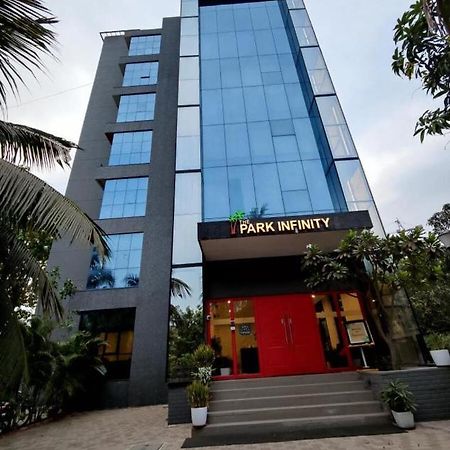 The Park Infinity Otel Surat Dış mekan fotoğraf