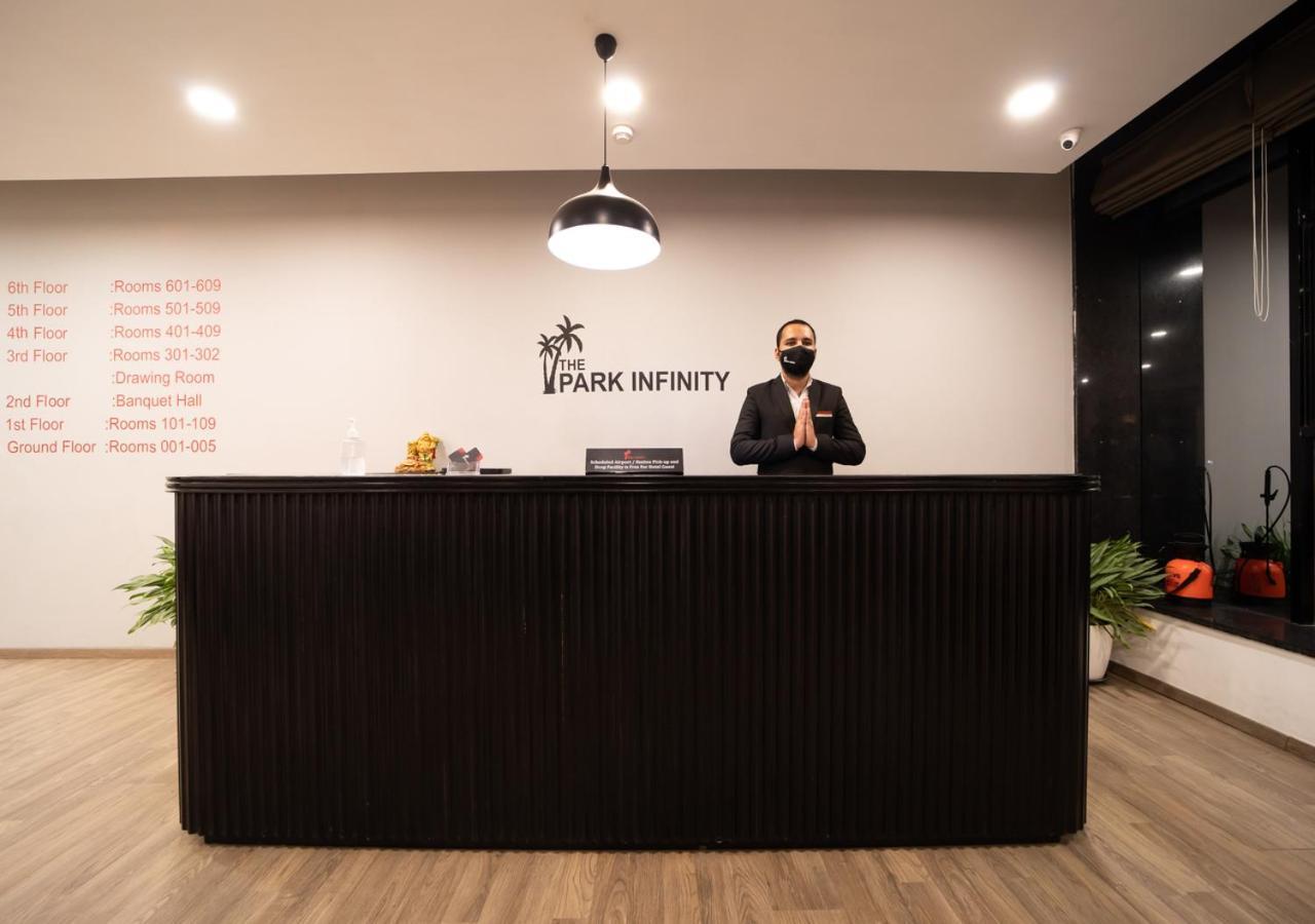 The Park Infinity Otel Surat Dış mekan fotoğraf