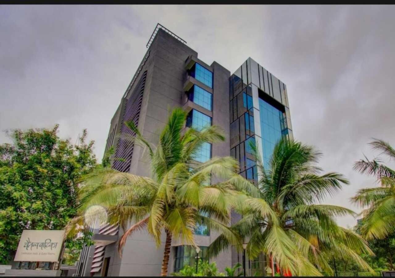 The Park Infinity Otel Surat Dış mekan fotoğraf