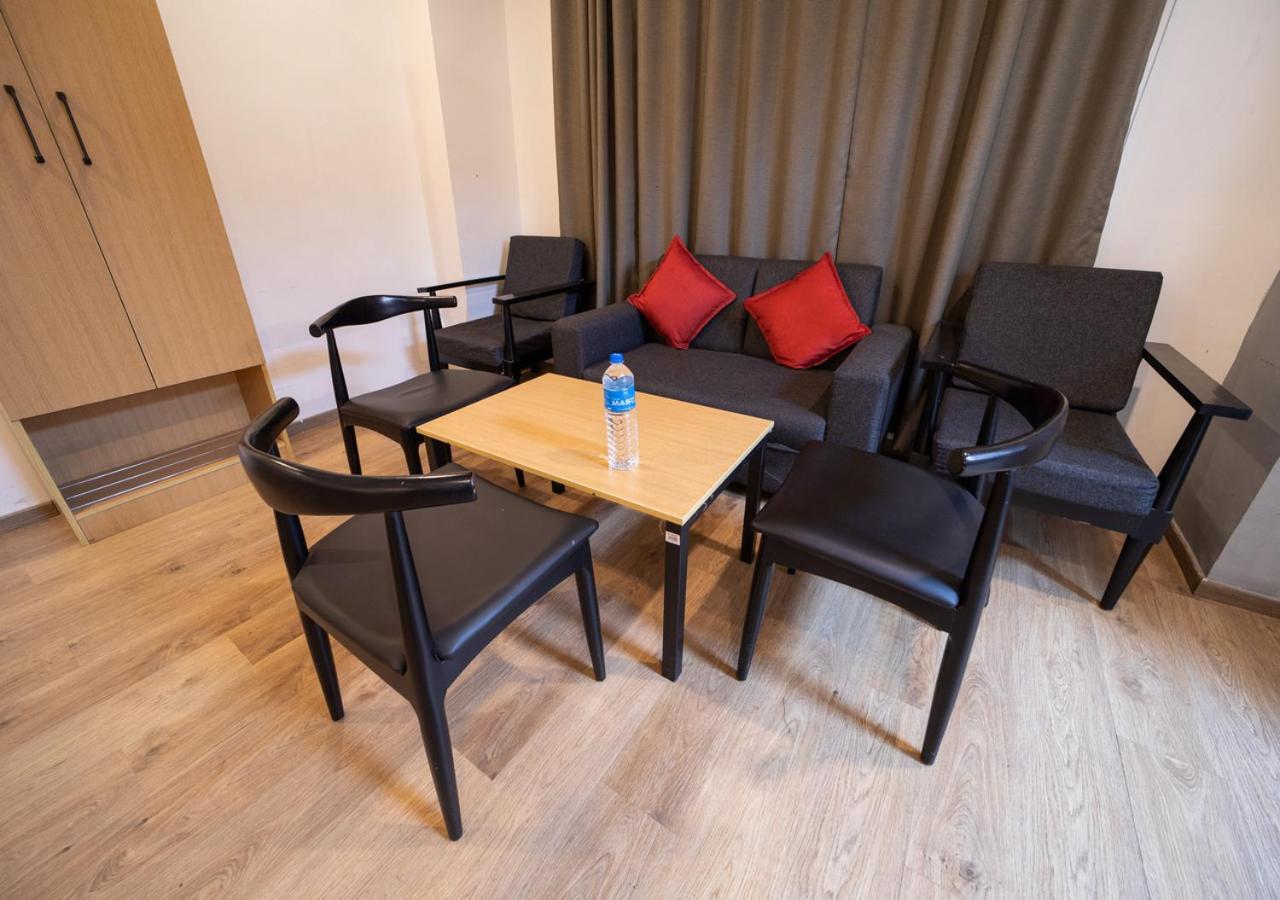 The Park Infinity Otel Surat Dış mekan fotoğraf